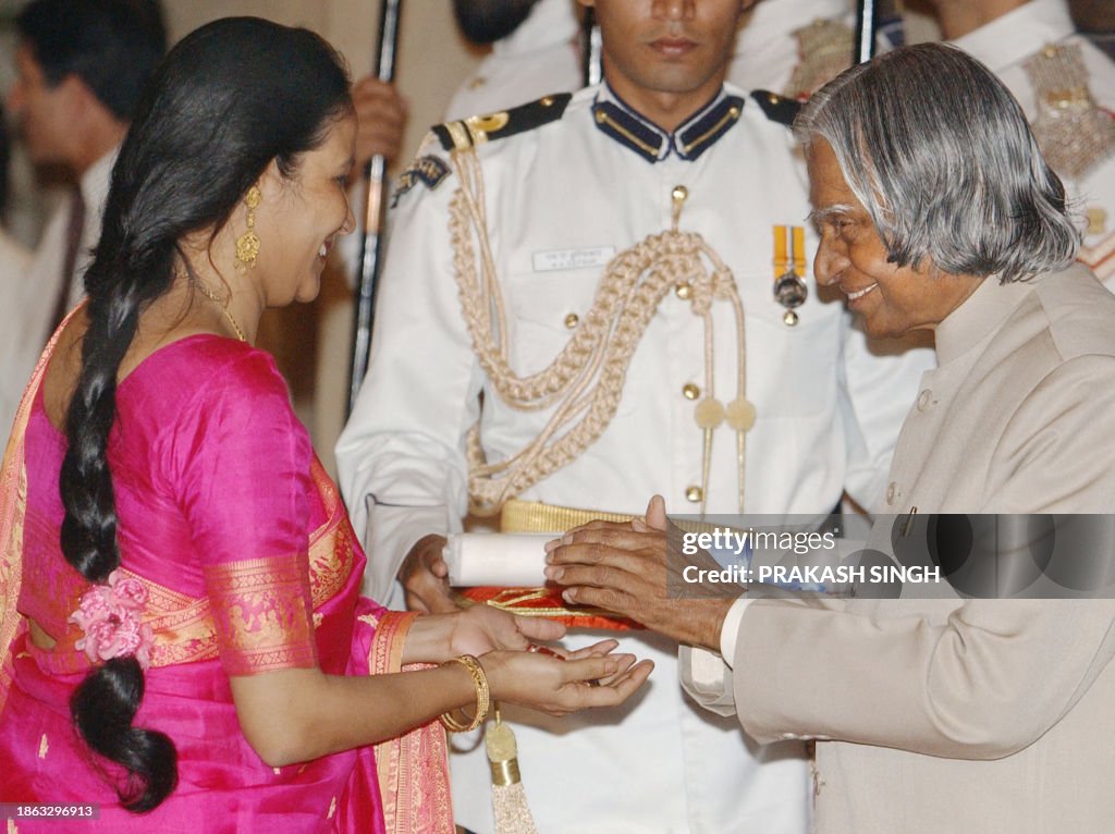 TOPSHOT-INDIA-AWARD-PADMA SHREE-KALAM-SIKDAR