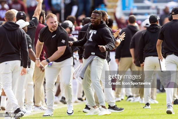 186 Tj Rushing Photos & High Res Pictures - Getty Images