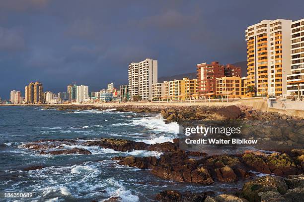 chile, antofagasta beach view - região de antofagasta imagens e fotografias de stock