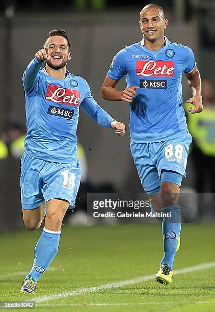 Dries Mertens of SSC Napoli celebrates after scoring their second goal during the Serie A match between ACF Fiorentina and SSC Napoli at Stadio...