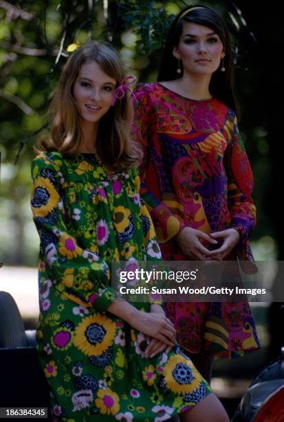 Paisley (Design) Photos and Premium High Res Pictures - Getty Images