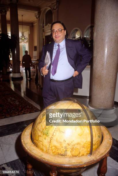 The Italian politician Gianni De Michelis, executive of the Italian Socialist Party and Minister of the Republic, in a hall of a luxury hotel beside...