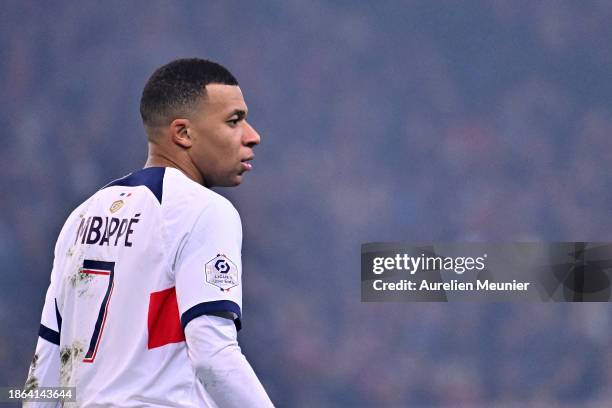 Kylian Mbappe of Paris Saint-Germain looks on the Ligue 1 Uber Eats match between Lille OSC and Paris Saint-Germain at Stade Pierre-Mauroy on...