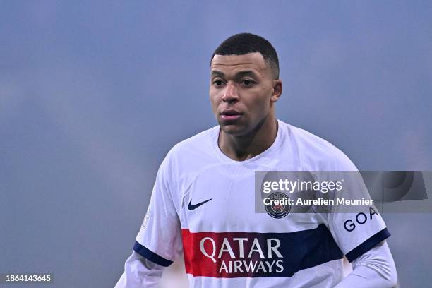 Kylian Mbappe of Paris Saint-Germain looks on the Ligue 1 Uber Eats match between Lille OSC and Paris Saint-Germain at Stade Pierre-Mauroy on...