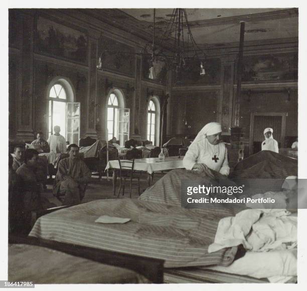 Hospital of Italian Red Cross no. 52 in Arta , Italy. 1916. Gelatine process. Rome, Central Museum of the Risorgimento.