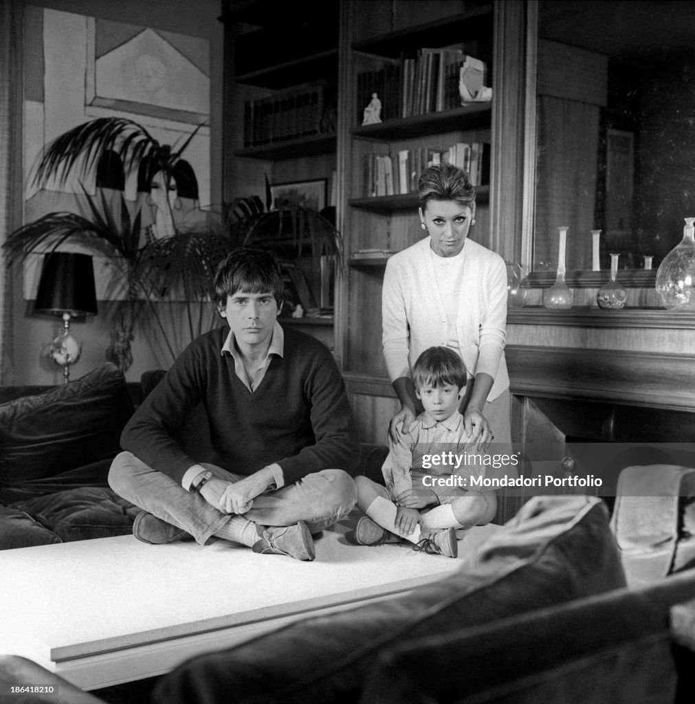 Cubanborn American actor Tomas Milian , his wife Rita and his son... News Photo Getty Images Cubanborn American actor Tomas Milian , his wife Rita and his son... News Photo Getty Images