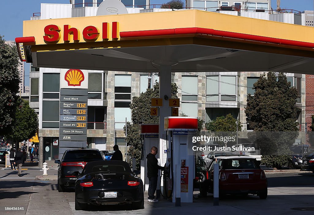 Shell Reports Large Drop In Quarterly Earnings