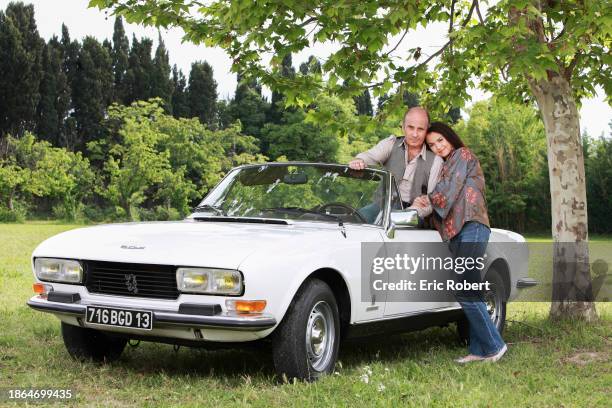 Portrait de l’acteur français Guy Marchand avec son épouse Adelina Khamaganova Marchand à Aveyron en 2008.