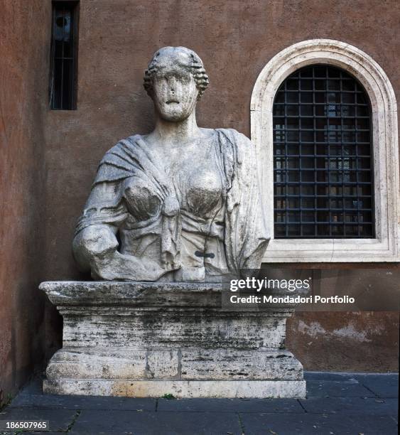 Talking Statute Rome 317 Thank You Bio Stock Photos, High-Res Pictures, and Images - Getty ...