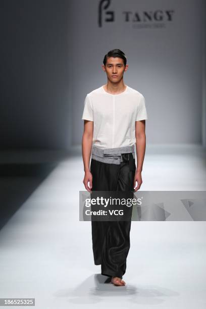 Liang Li Model 119 Liang Zi Stock Photos, High-Res Pictures, and Images - Getty Images