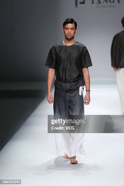 Liang Li Model 119 Liang Zi Stock Photos, High-Res Pictures, and Images - Getty Images