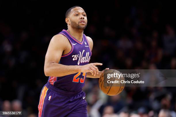 Eric Gordon of the Phoenix Suns controls the ball during the game against the Washington Wizards at Footprint Center on December 17, 2023 in Phoenix,...