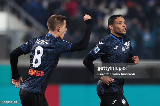 Luis Muriel of Atalanta BC celebrates after scoring their team's first goal during the Serie A TIM match between Atalanta BC and US Salernitana at...