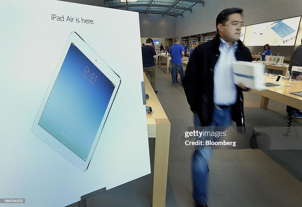 New Apple Inc. iPad Air Tablet Goes On Sale