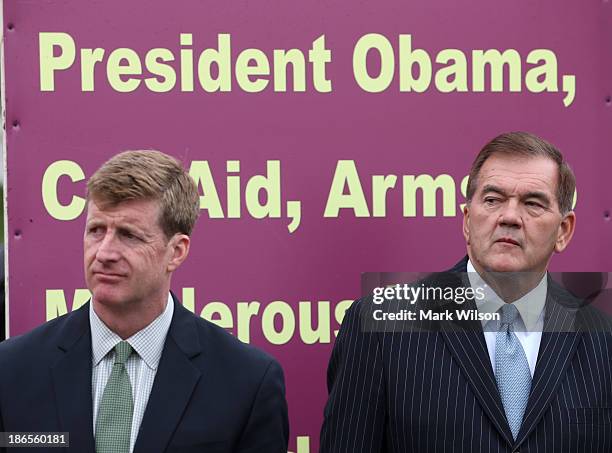 Tom Rdige Target 1,387 Security Secretary Tom Ridge Stock Photos, High-Res Pictures, and ...