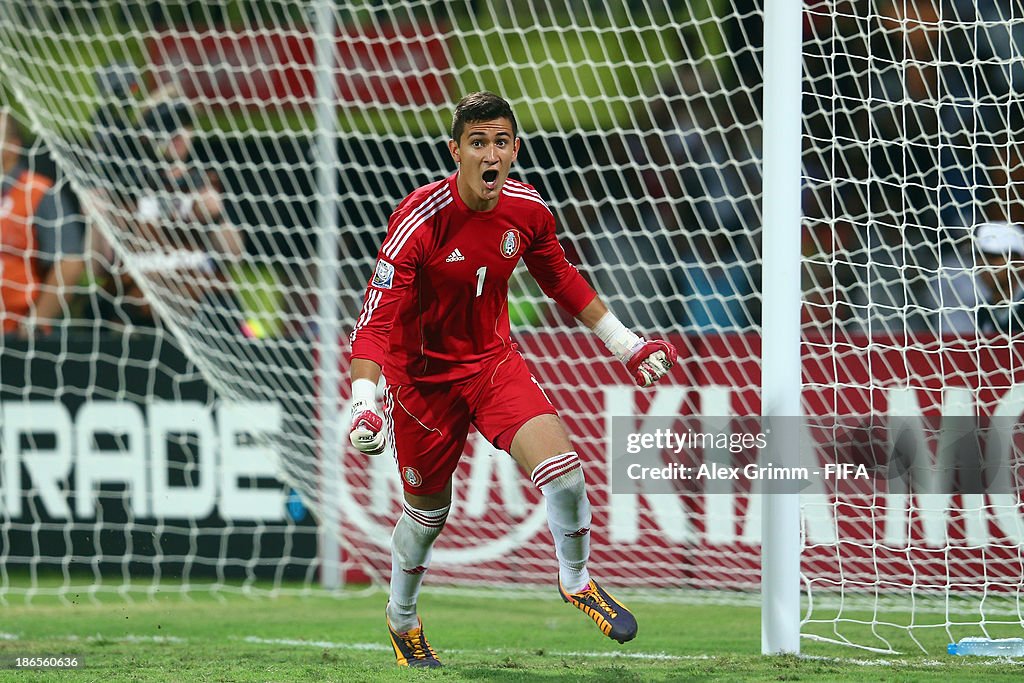 Brazil v Mexico: Quarter Final - FIFA U-17 World Cup UAE 2013