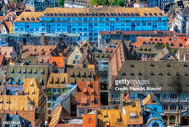 francia, strasburgo, tetti - strasburgo stockfoto's en -beelden