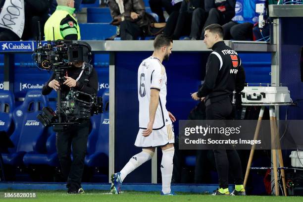 Nacho Fernandez of Real Madrid leaves the pitch with a red card during the LaLiga EA Sports match between Deportivo Alaves v Real Madrid at the...