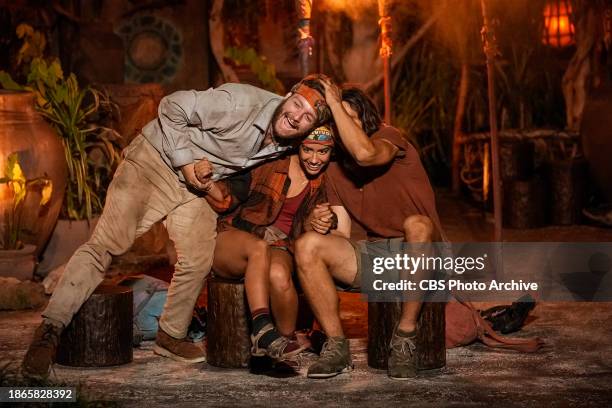 "Living the Survivor Dream" The remaining five castaways must stack up a win in the immunity challenge to secure a spot in the final four. Then, one...