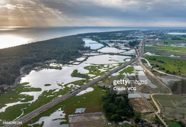 Ledong Pictures and Photos - Getty Images