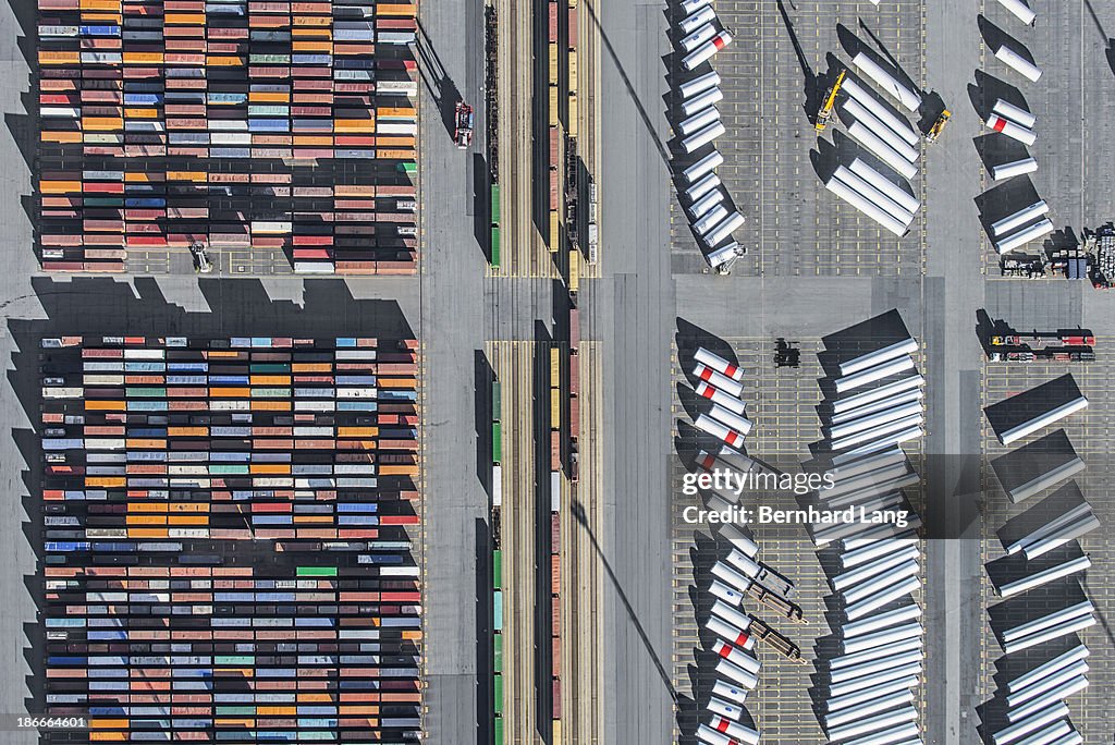 Containers, railway, wind turbine components