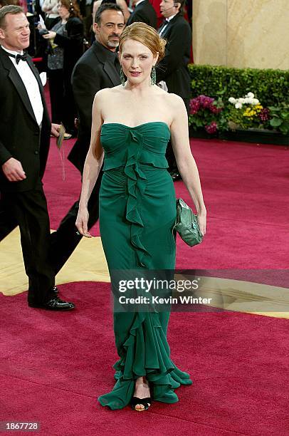 Actress Julianne Moore attends the 75th Annual Academy Awards at the Kodak Theater on March 23, 2003 in Hollywood, California.