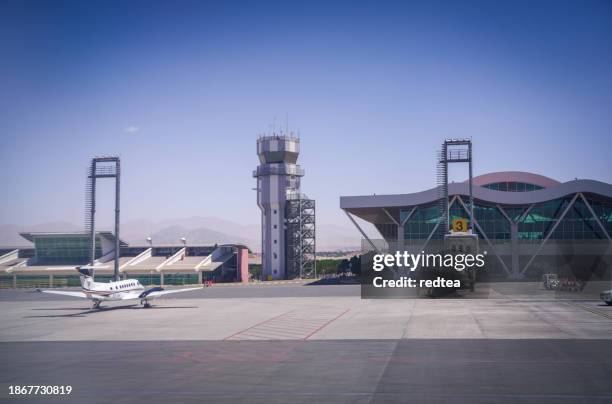 aeroporto di santiago del cile - santiago del cile foto e immagini stock