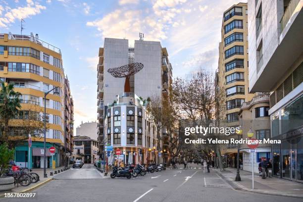 distrito del centro de la ciudad de promenade - denia fotografías e imágenes de stock