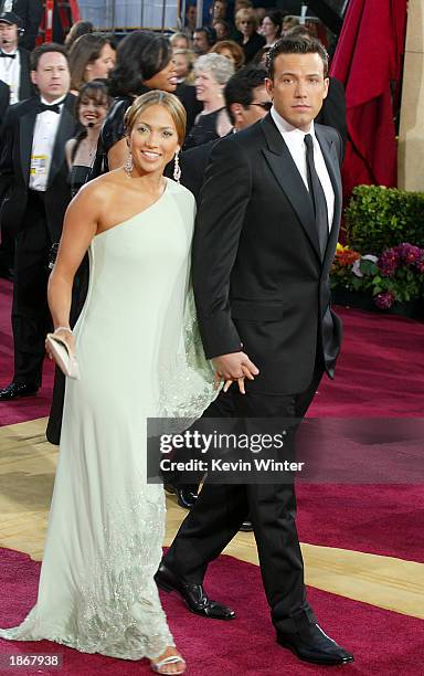 Jennifer Lopez and Ben Affleck attend the 75th Annual Academy Awards at the Kodak Theater on March 23, 2003 in Hollywood, California.