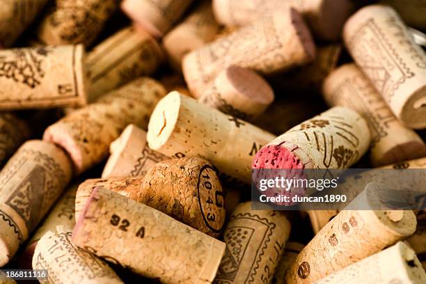 corks - champagner korken stock-fotos und bilder