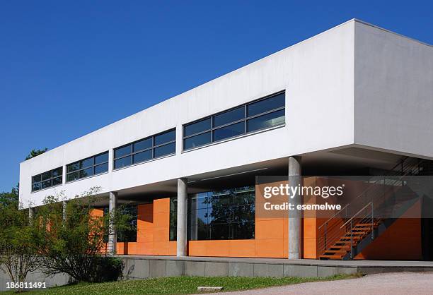 hochschule für musik - bauhaus stock-fotos und bilder