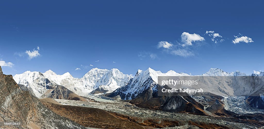 Himalaias panorama de Monte Makalu no lado esquerdo