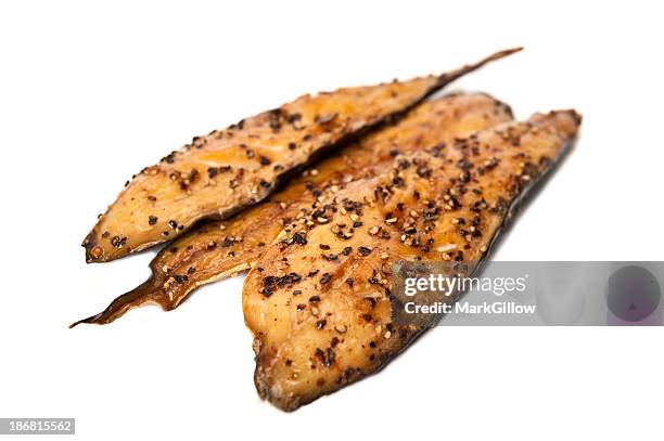 geräucherter makrele-filets - räucherfisch stock-fotos und bilder