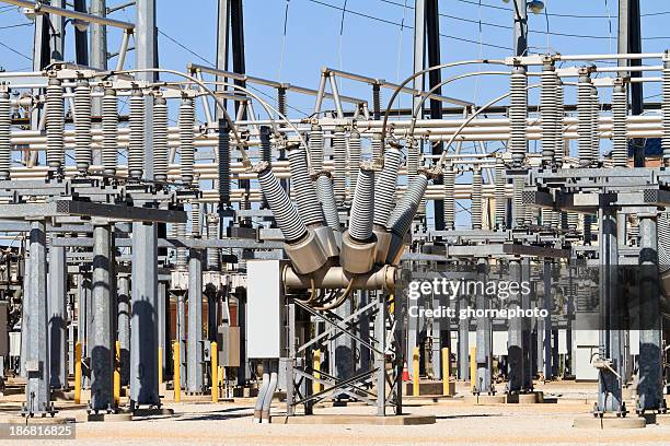 electric power substation - hochspannungstransformator stock-fotos und bilder