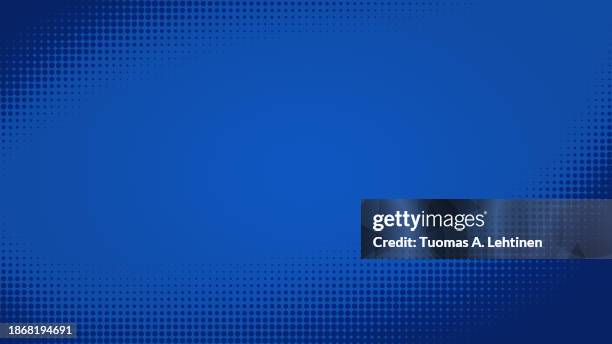 abstract dark blue halftone pattern on blue background. - ligne en pointillés photos et images de collection