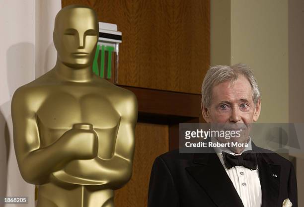 Actor Peter O'Toole poses backstage during the 75th Annual Academy Awards at the Kodak Theater on March 23, 2003 in Hollywood, California.