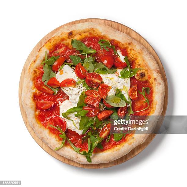 pizza fresh tomatoes, arugula, burrata on wooden plate, white background - pizza stockfoto's en -beelden