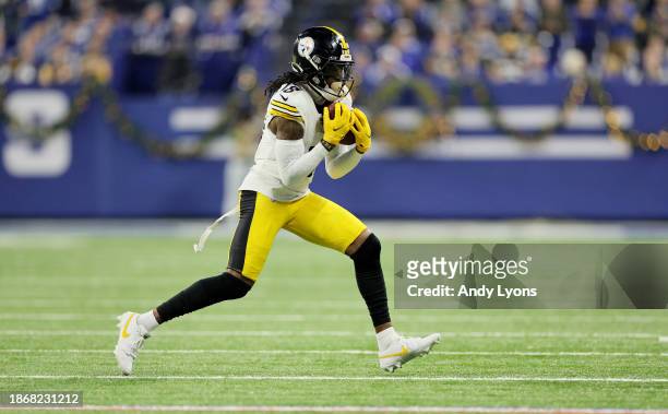 Diontae Johnson of the Pittsburgh Steelers catches a pass against the Indianapolis Colts at Lucas Oil Stadium on December 16, 2023 in Indianapolis,...