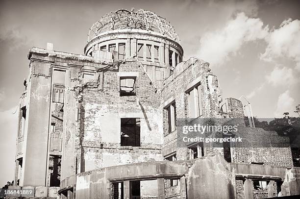 atomic bomb dome building, hiroshima - hiroshima bombing stock pictures, royalty-free photos & images