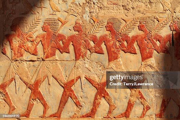 festival procession, chapel of hathor, hatshepsut&#8217;s temple, luxor, egypt - egypt tomb stock pictures, royalty-free photos & images