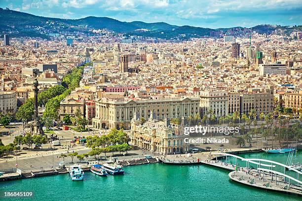 barcelona, spanien - gotisches viertel barcelona stock-fotos und bilder