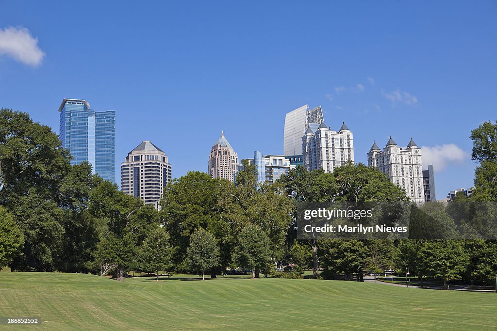 La ciudad de Atlanta desde el parque