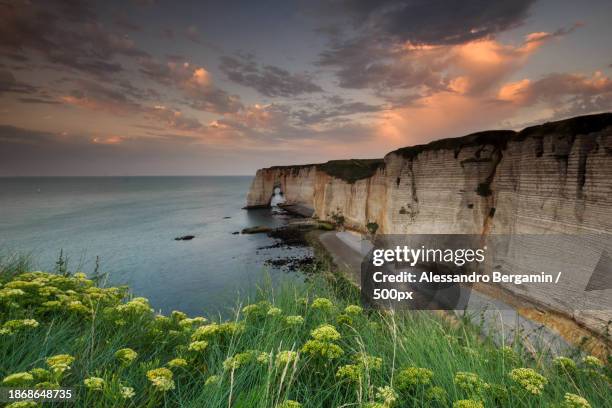 scenic view of sea against sky during sunset - sig bergamin foto e immagini stock