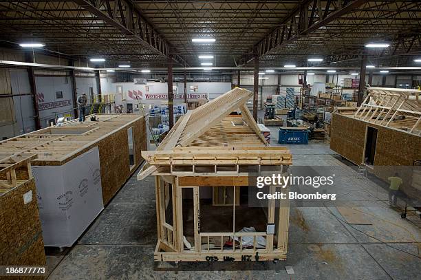 Modular Homes Factory Photos and Premium High Res Pictures - Getty Images