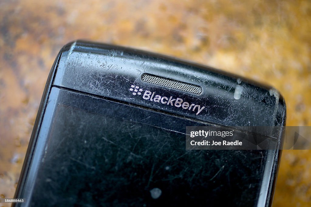 BlackBerry Buyout Deal Collapses, CEO To Be Replaced