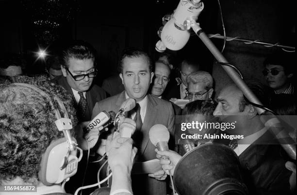 Edouard Balladur, secrétaire général de l’Elysée, informe la presse de la composition du gouvernement Pierre Messmer, le 6 juillet 1972 à Paris.