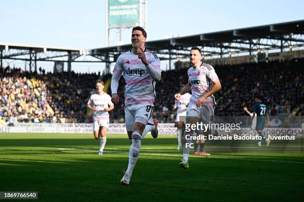 Dusan Vlahovic of Juventus celebrates 1-2 goal during the Serie A TIM match between Frosinone Calcio and Juventus at Stadio Benito Stirpe on December...