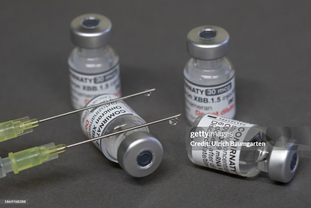 Omicron XBB.1.5 Vaccine And Syringes