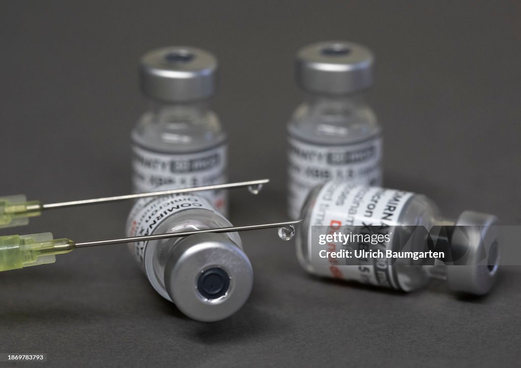 Omicron XBB.1.5 Vaccine And Syringes