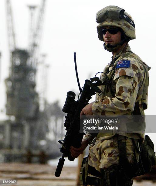 Australian Roo Guard 1 749 Royal Navy And Royal Australian Navy Stock Photos, High-Res ...